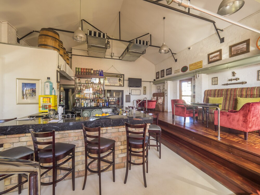 Hotel Bar