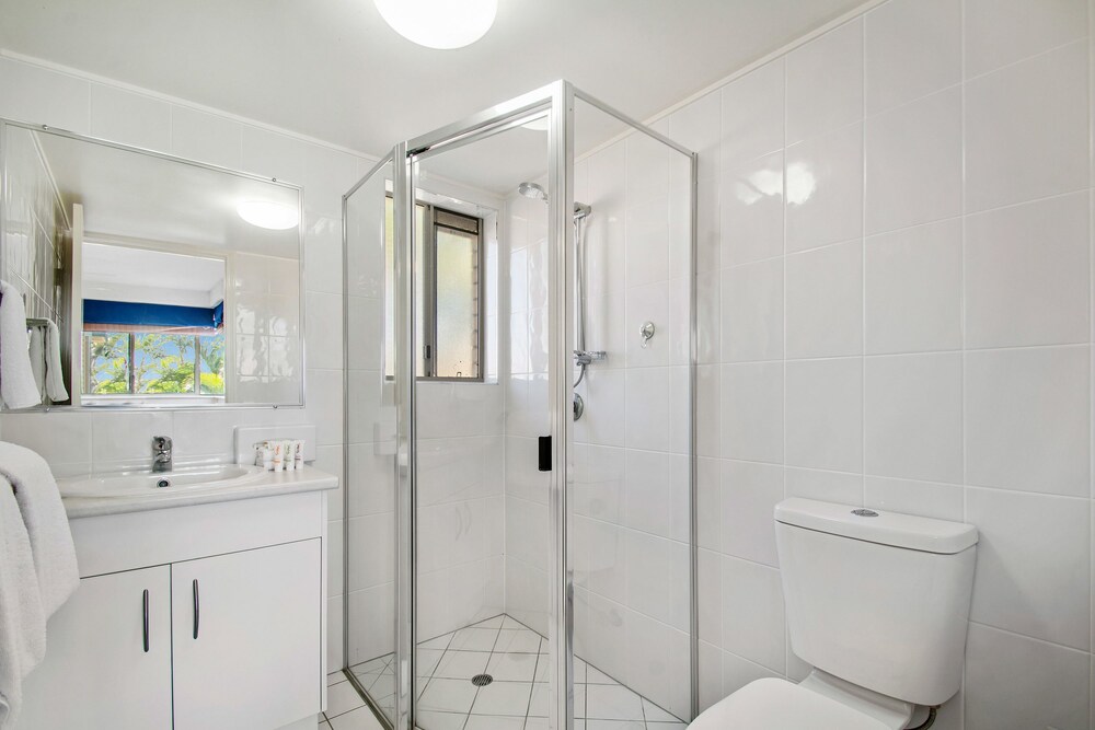 Standard Apartment, 3 Bedrooms - Bathroom