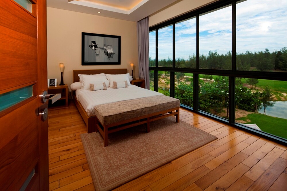 Room, The Ocean Villas