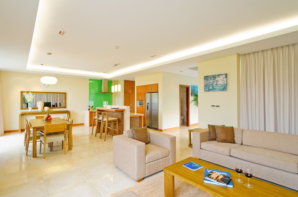 Living room, The Ocean Villas