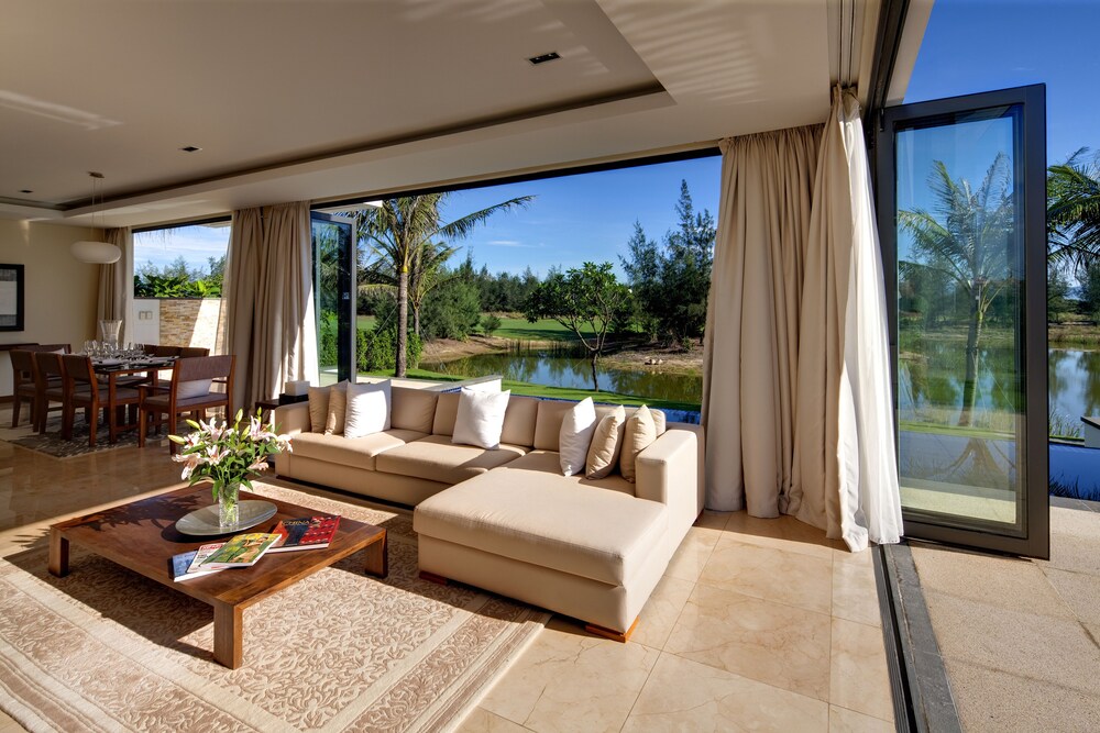 Living room, The Ocean Villas