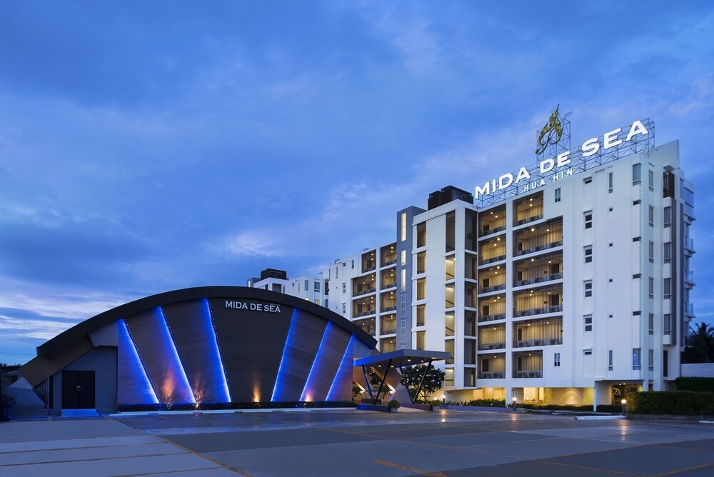 Hotel Front - Evening/Night