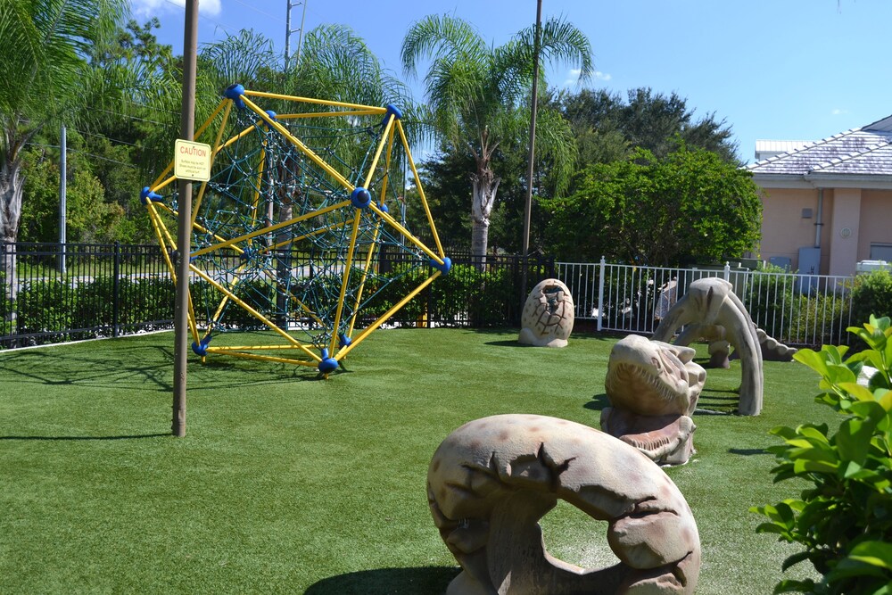 Children's play area - outdoor, Cypress Pointe Resort