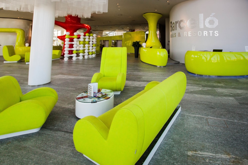 Hotel Lounge