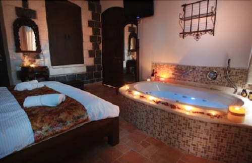 Jetted Tub