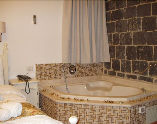 Jetted Tub