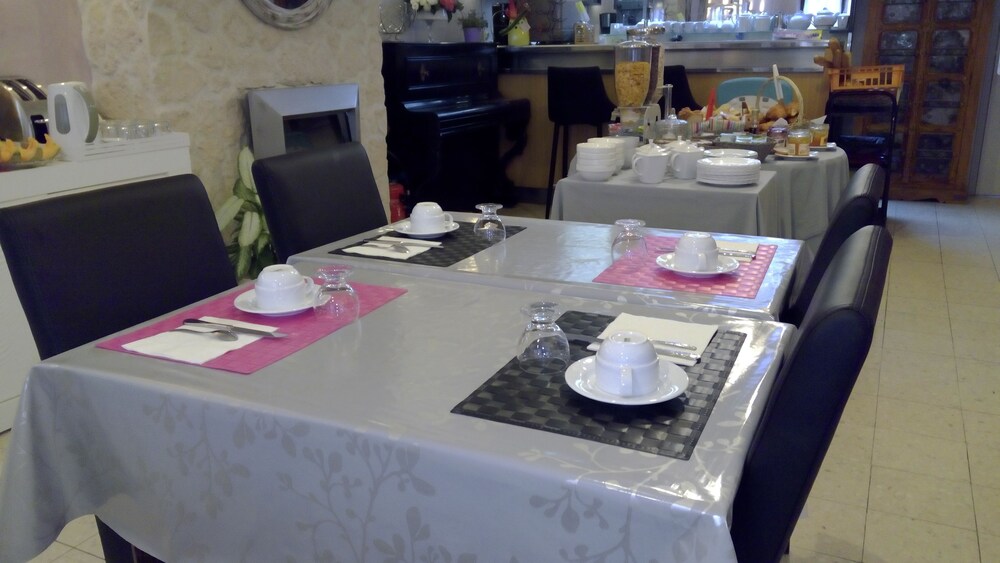 Hotel Lounge