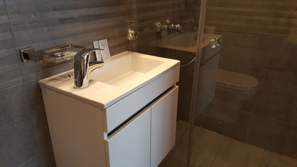 Double Room - Bathroom