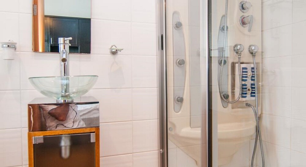 Apartment, 1 Bedroom, Partial Ocean View - Bathroom