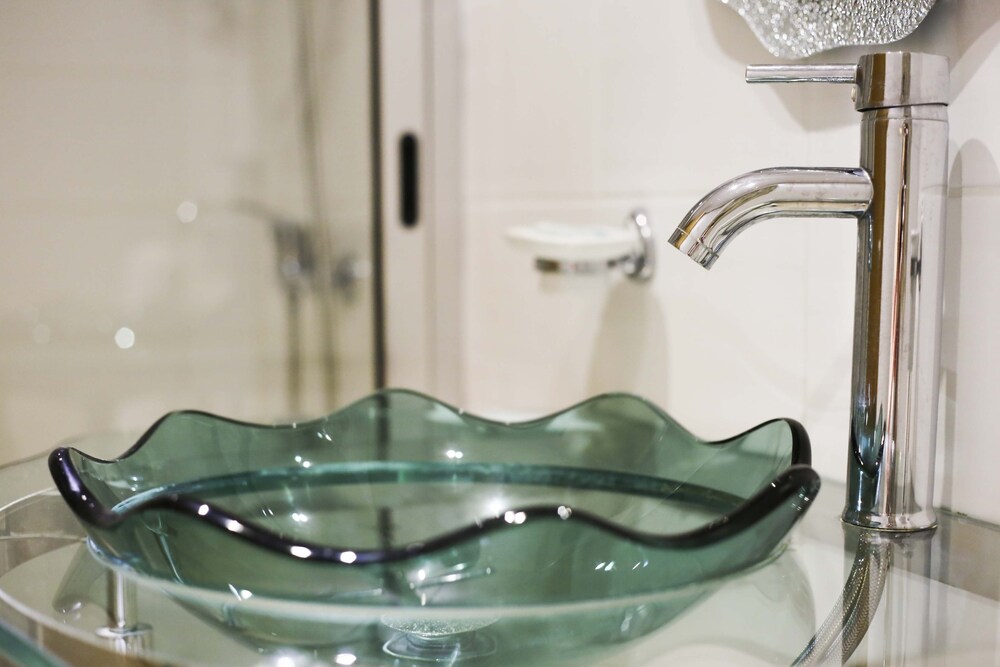 Apartment, 2 Bedrooms, Balcony, Sea View (Lower Floors) - Bathroom