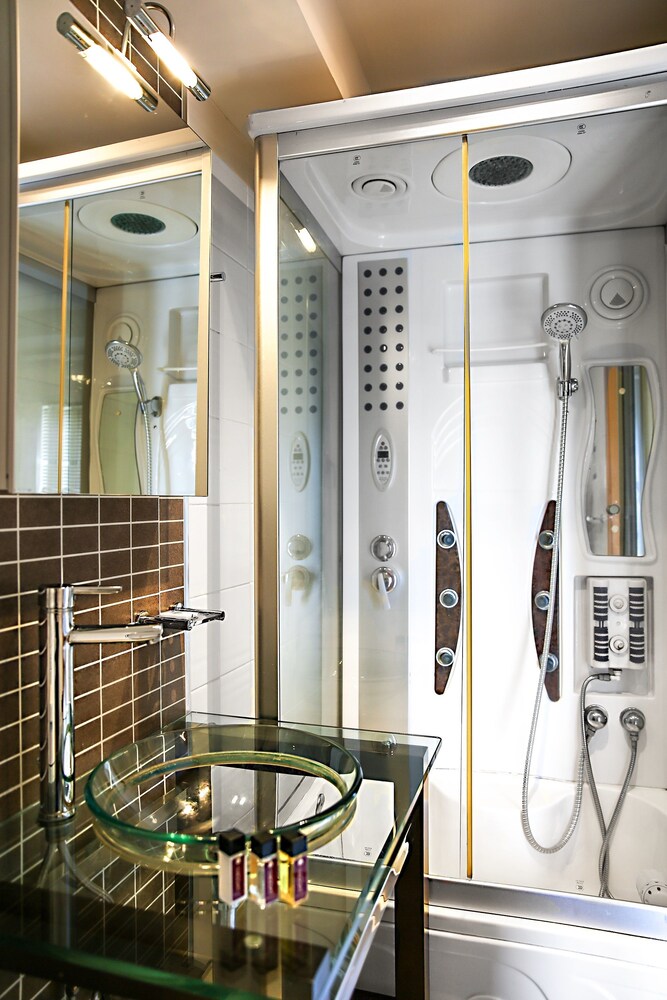 Apartment, 1 Bedroom - Bathroom