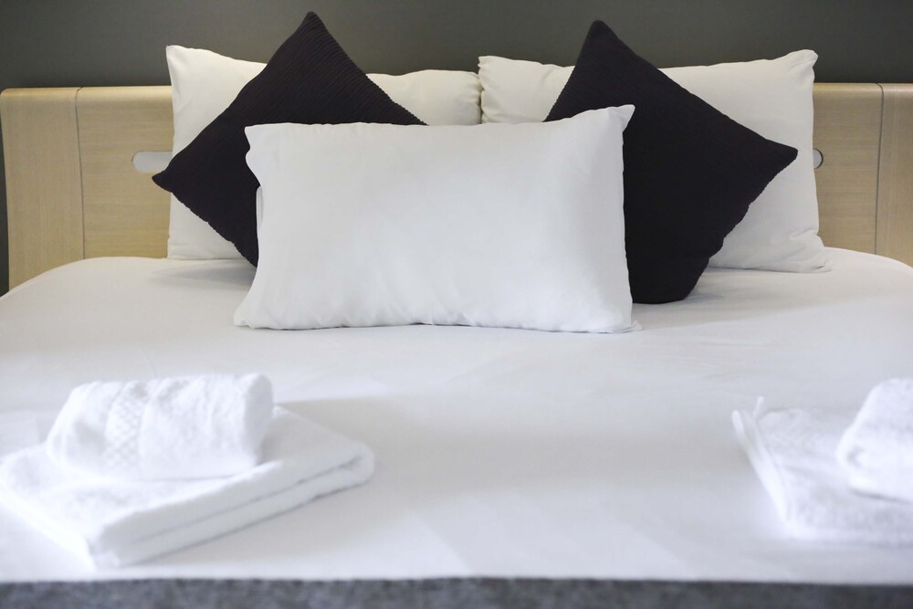 Deluxe Double Room - Guestroom