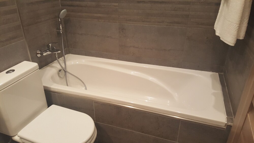 Studio, Balcony - Bathroom