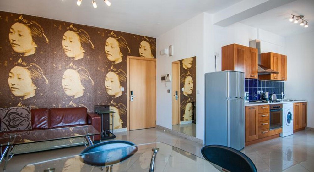 Apartment, 1 Bedroom, Partial Ocean View - Living Area