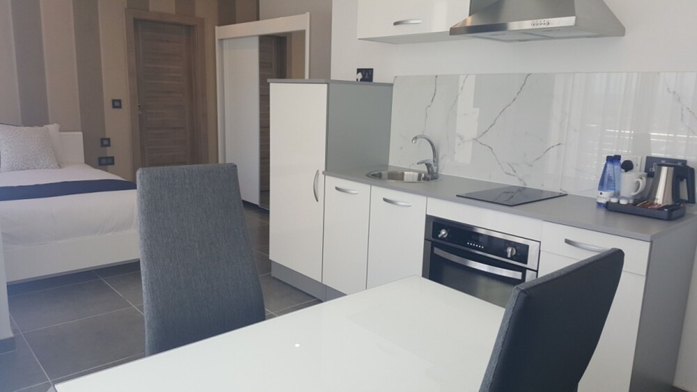 Studio, Balcony - In-Room Kitchen