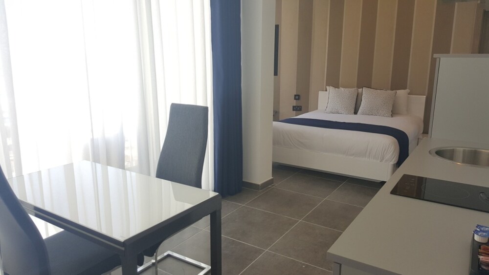 Studio, Balcony - Guestroom