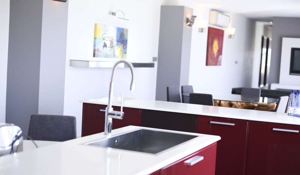 Luxury Penthouse, 3 Bedrooms, Sea View, Sea Facing - Guestroom
