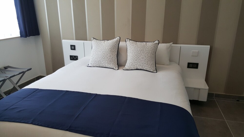 Double Room - Guestroom