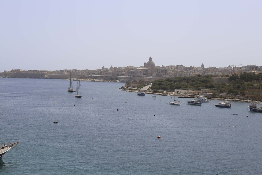 Apartment, 2 Bedrooms, Balcony, Sea View (Lower Floors) - Guestroom