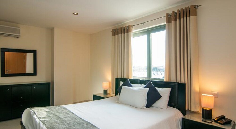 Apartment, 2 Bedrooms, Balcony, Sea View (Lower Floors) - Guestroom