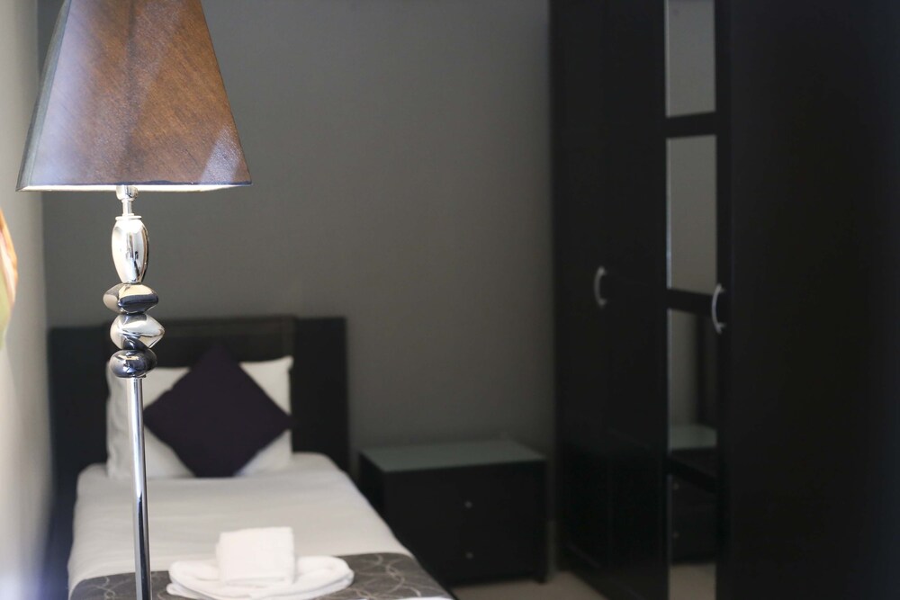 Apartment, 2 Bedrooms, Partial Ocean View - Guestroom