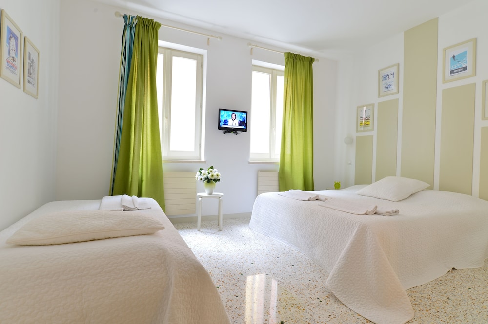 Triple Room - Guestroom