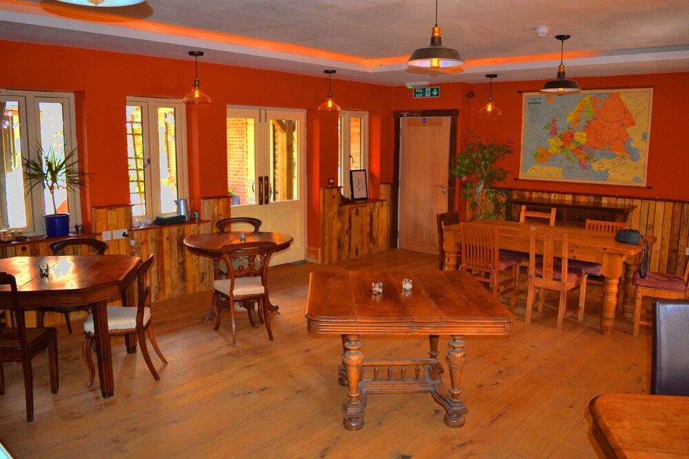 Hotel Lounge