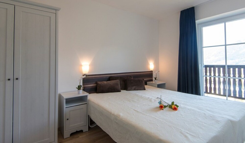 Superior Apartment, 3 Bedrooms, Mountain View (Final Cleaning Fee 120,00 EUR) - Guestroom
