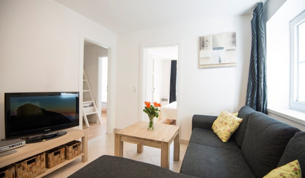 Standard Apartment, 2 Bedrooms, Mountain View (Final Cleaning Fee 70,00 EUR) - Living Area