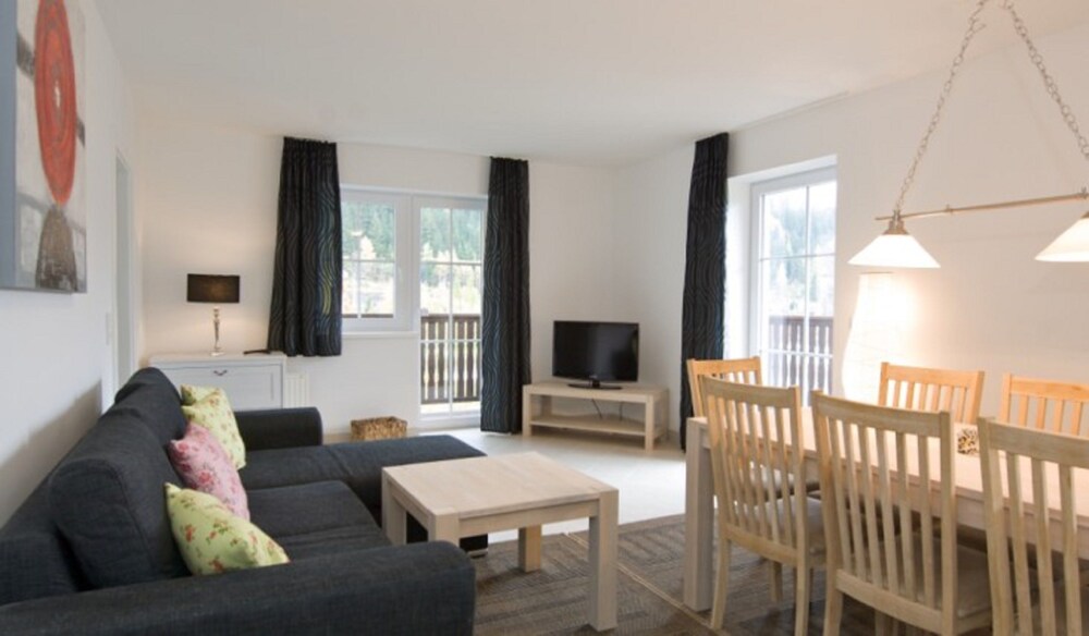 Superior Apartment, 2 Bedrooms, Balcony, View (Final Cleaning Fee 90,00 EUR) - Living Area