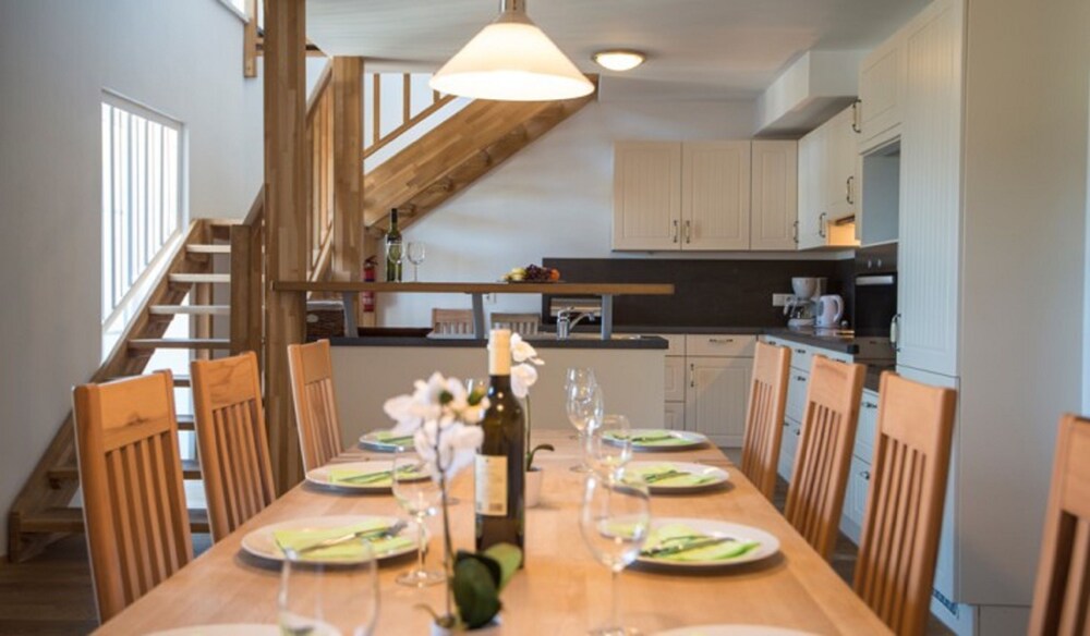 Penthouse, 4 Bedrooms, Mountain View (Final Cleaning Fee 130,00 EUR) - In-Room Dining