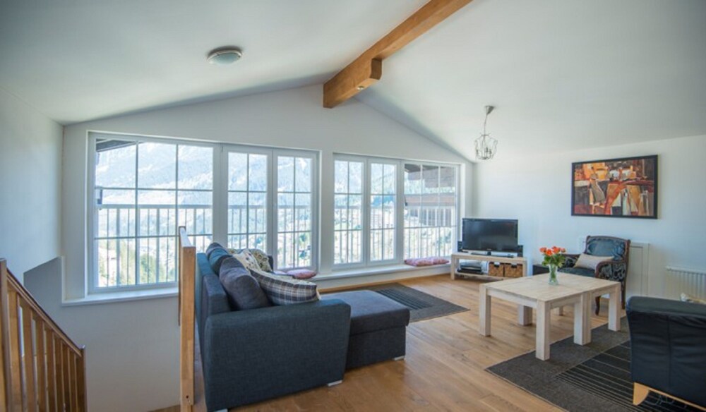 Penthouse, 4 Bedrooms, Mountain View (Final Cleaning Fee 130,00 EUR) - Living Area