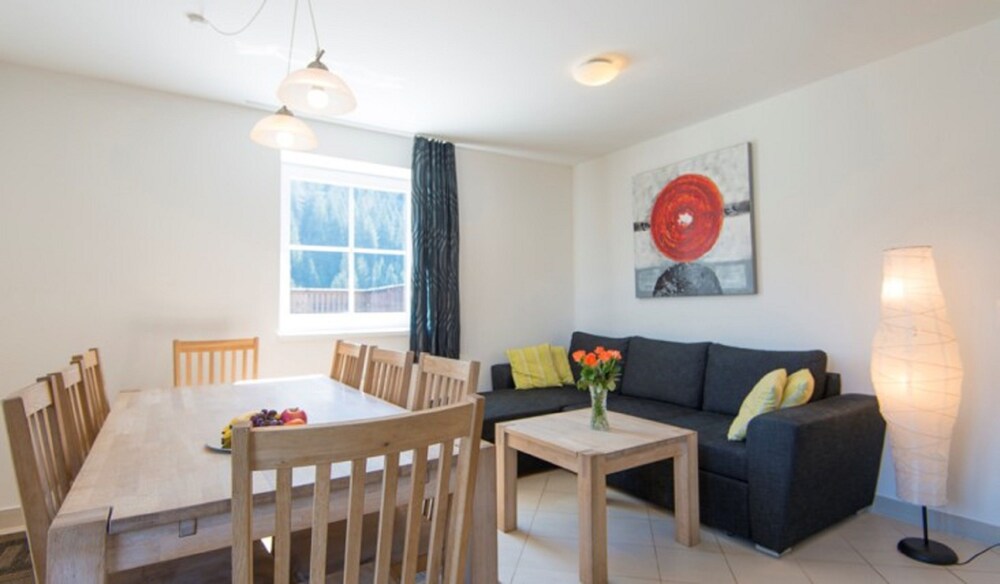 Deluxe Apartment, 2 Bedrooms, Mountain View (Final Cleaning Fee 90,00 EUR) - Living Area
