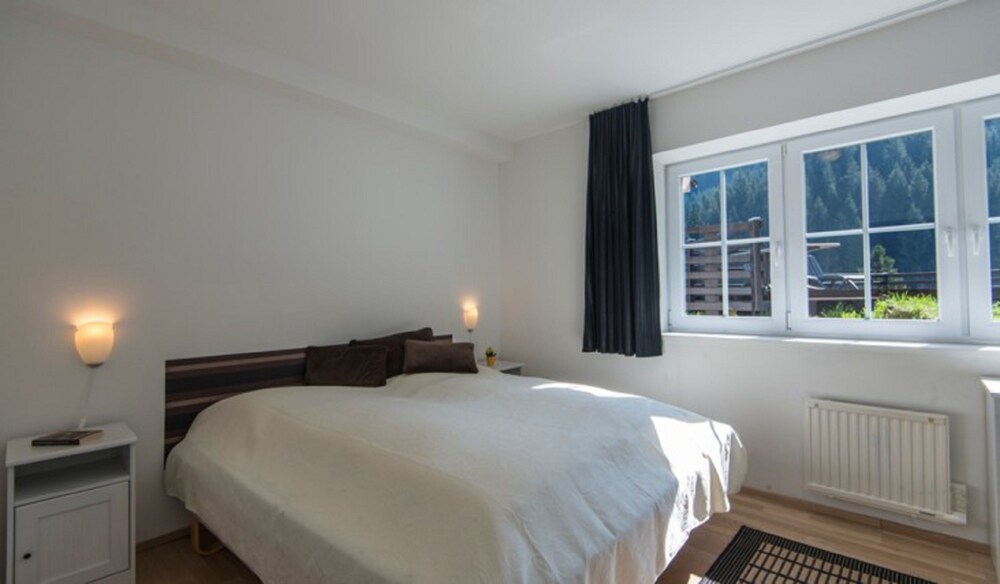 Superior Apartment, 3 Bedrooms, Mountain View (Final Cleaning Fee 120,00 EUR) - Guestroom
