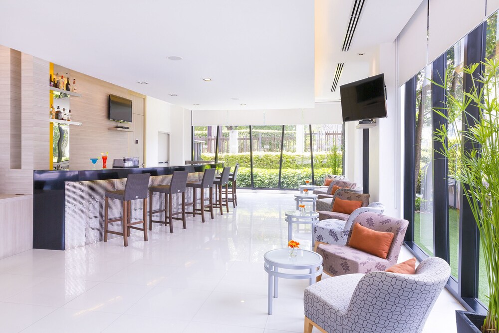 Hotel Bar