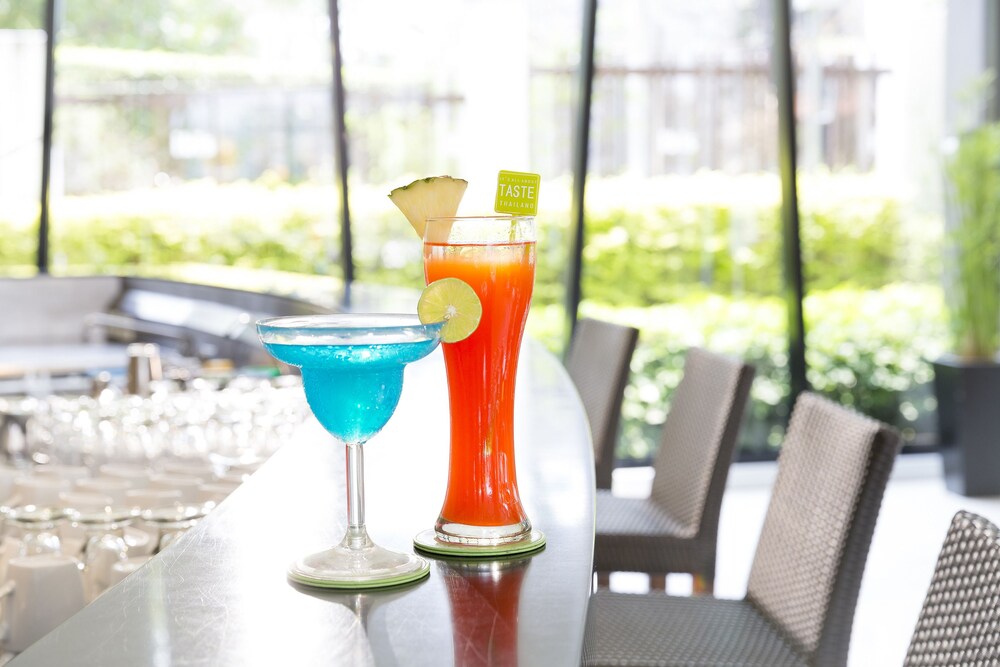 Hotel Bar