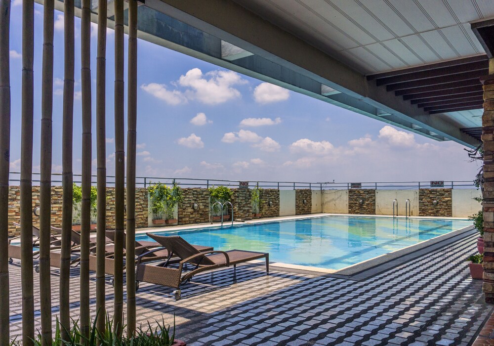 Rooftop Pool