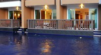 Deluxe Room, Pool Access