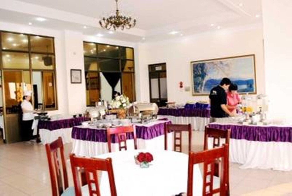 Food Court