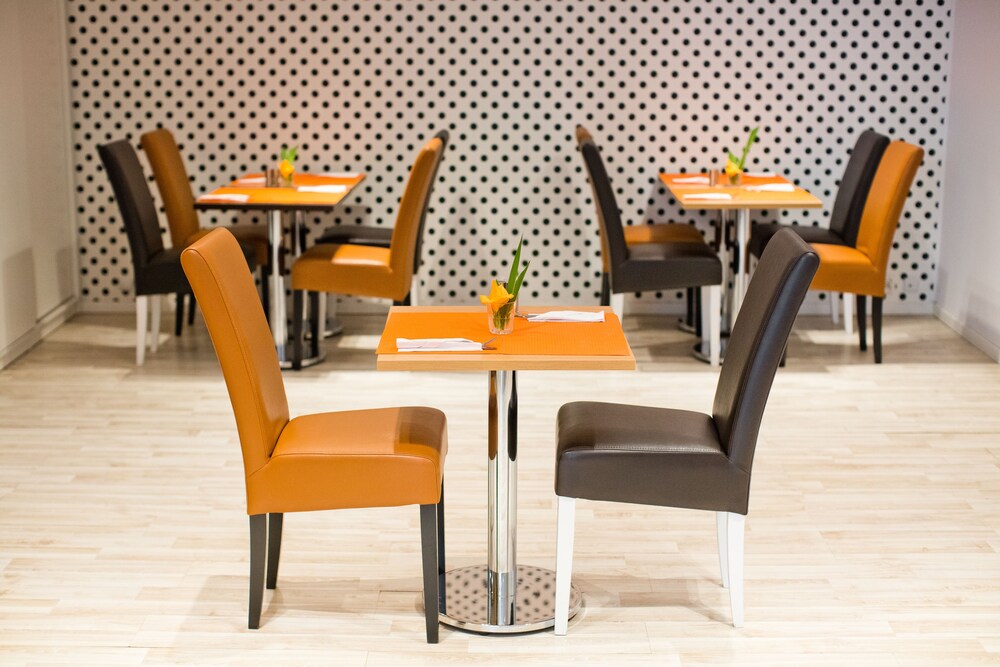 Food Court