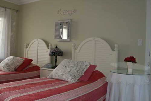 The Floridian - Studio 2 Twin Beds - Guestroom