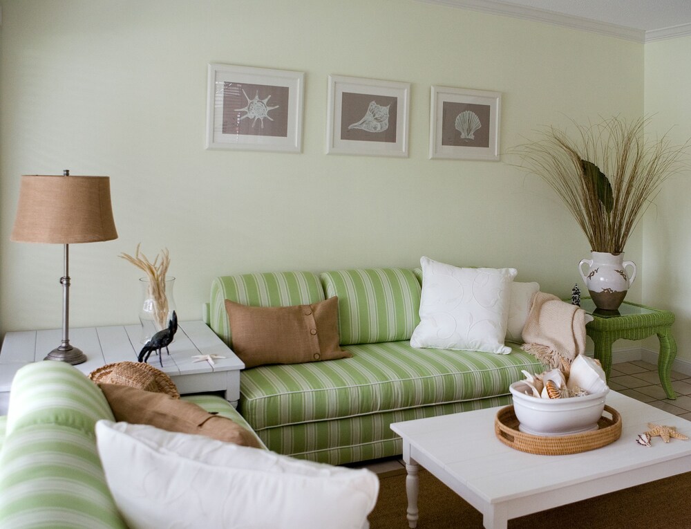 Key West - 1 Bedroom 1 King Bed - Living Room