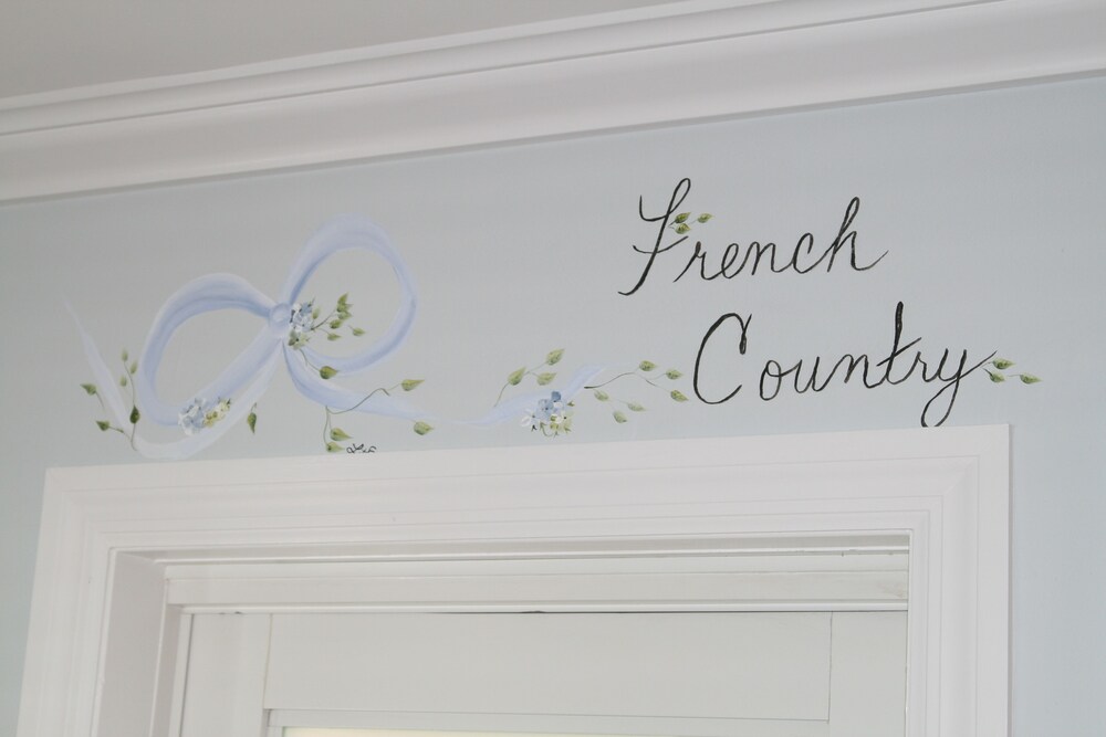 French Country - 1 bedroom 1 King bed - Guestroom