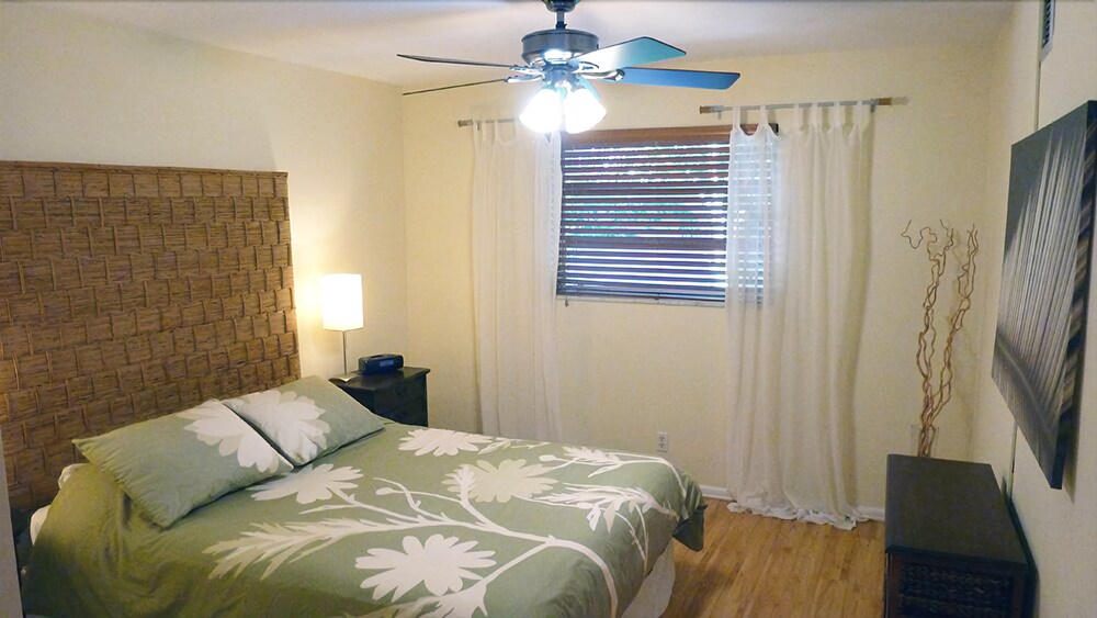 Belize - 1 Bedroom 1 Queen Bed - Guestroom