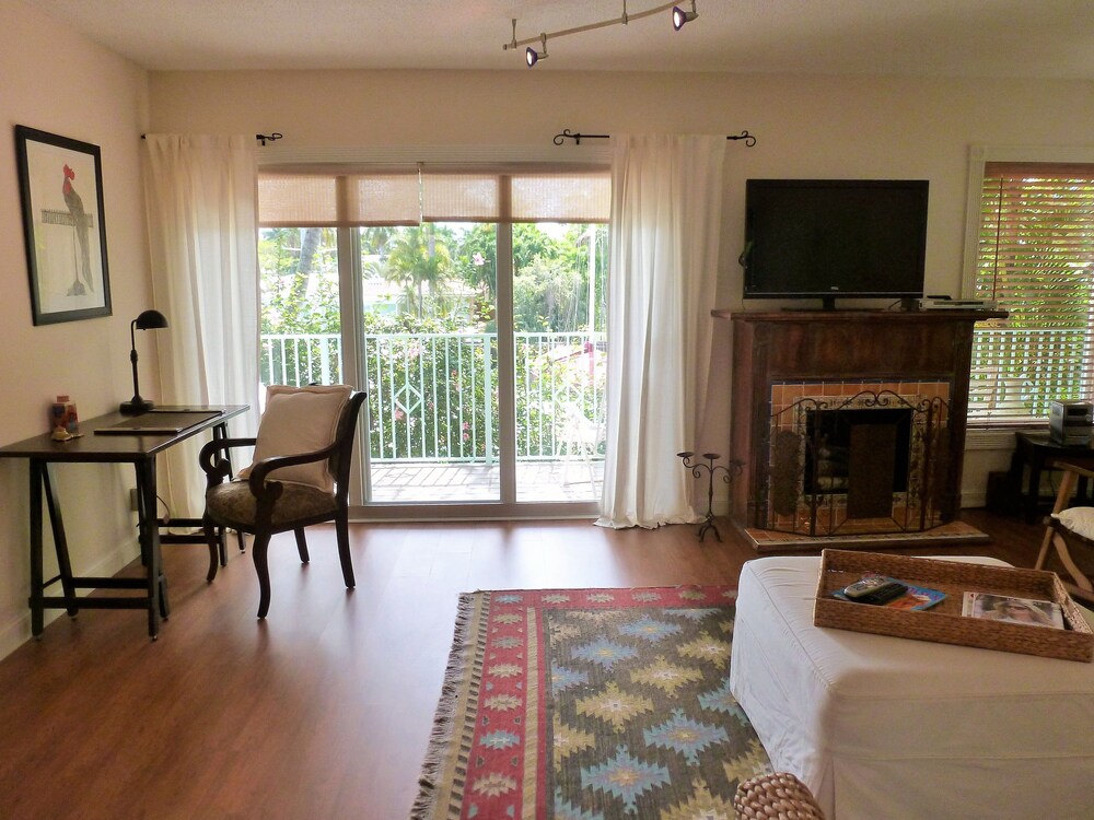 Santa Fe Suite - 2 bedroom 1 King Bed and 1 Queen Bed - Living Room