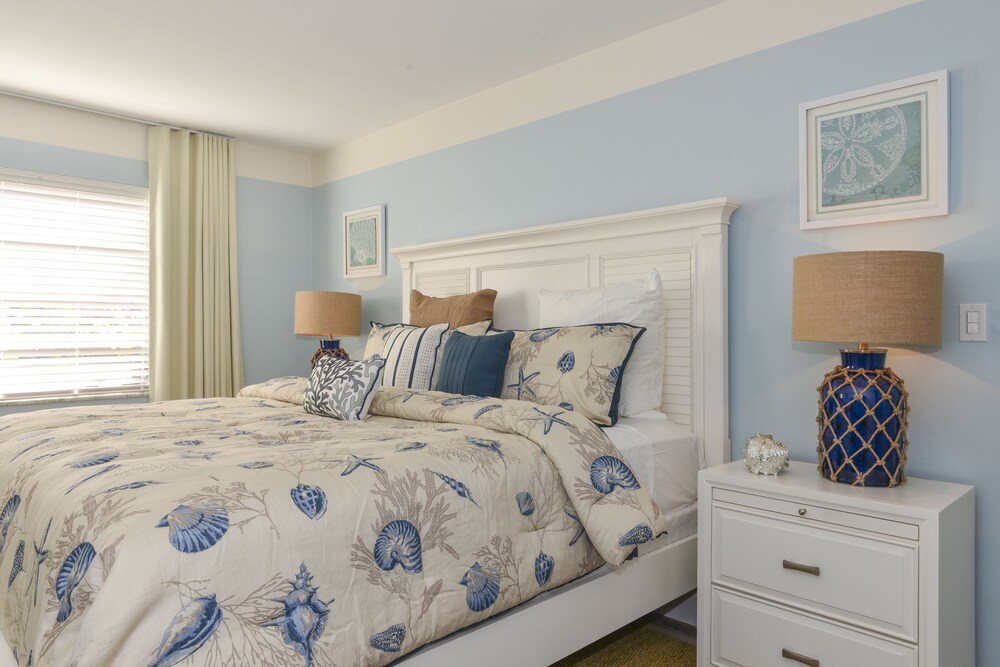 Capri - 1 Bedroom 1 King Bed - Guestroom