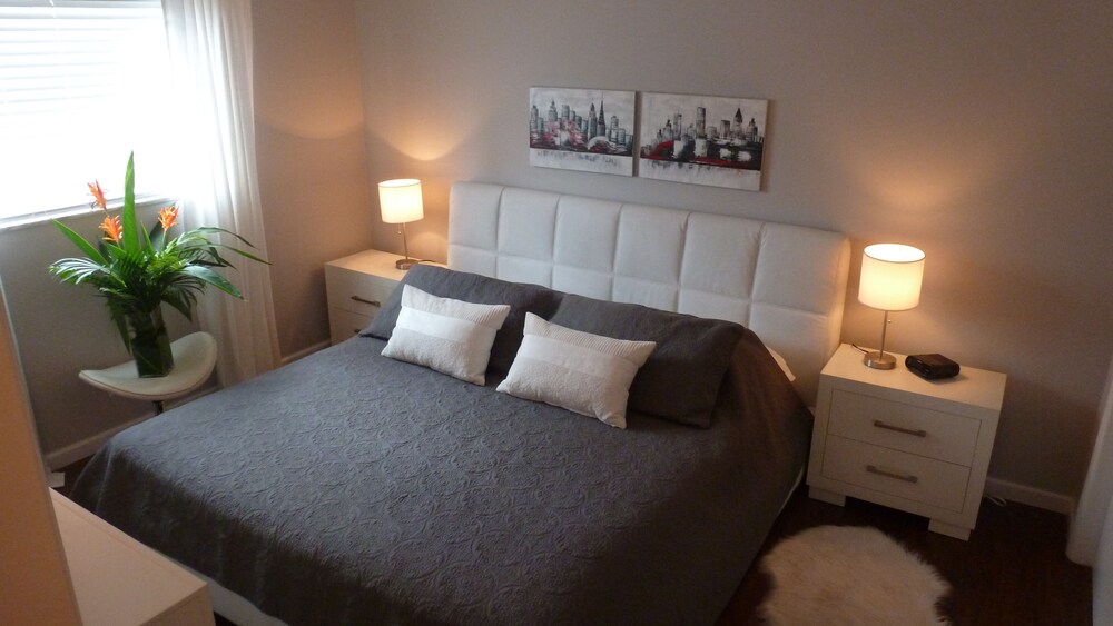 London - 1 Bedroom 1 King Bed - Guestroom