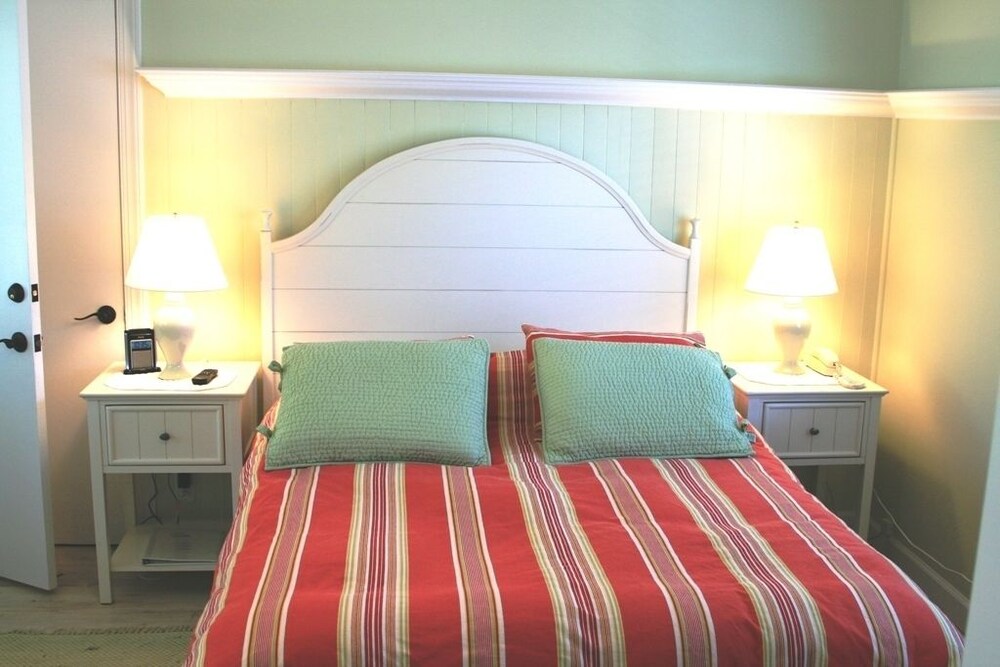 French Country - Studio 1 Queen Bed - Guestroom
