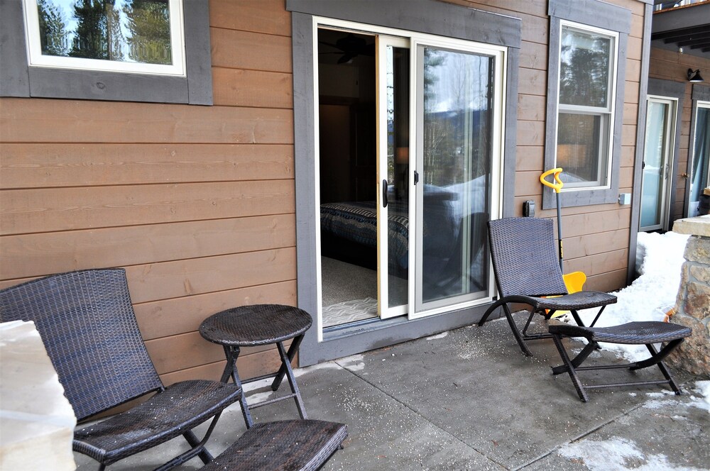 Deluxe Condo, 3 Bedrooms - Terrace/Patio