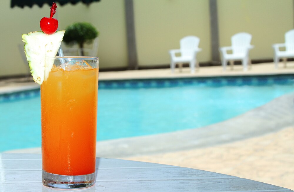 Poolside Bar